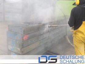 Schalungsreinigung mit Hochdruckreiniger